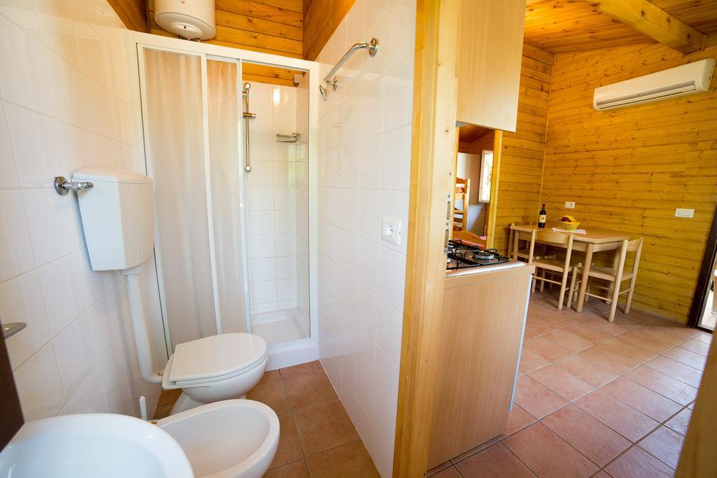 Camping Dei Tigli Torre del Lago Puccini Szoba fotó
