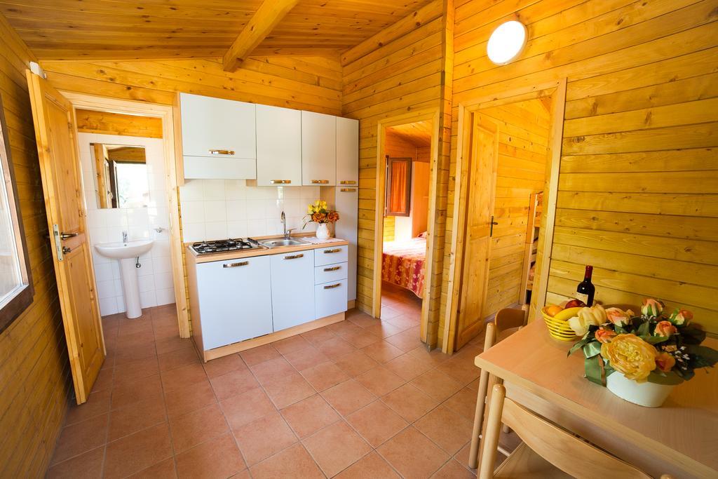 Camping Dei Tigli Torre del Lago Puccini Szoba fotó